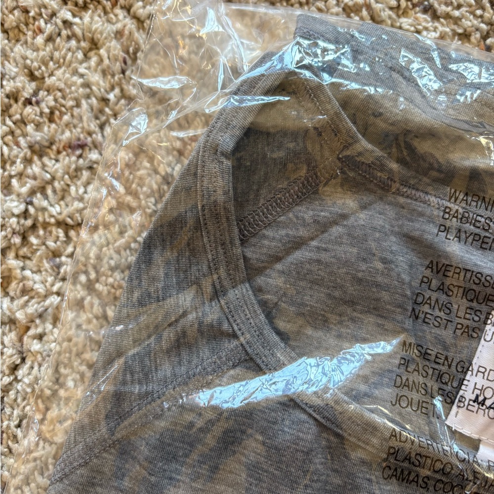 Maternity GapFit Breathe athletic shirt - Picture 3 of 4